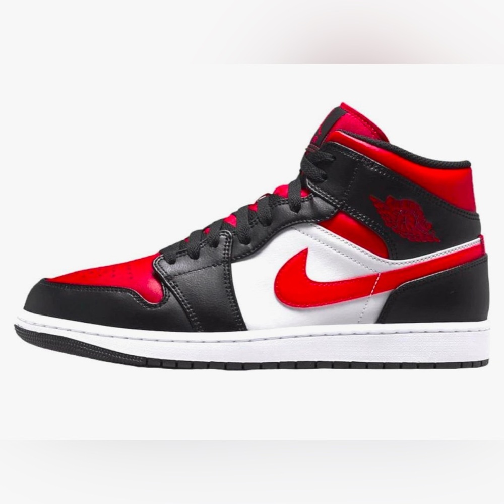 Nike Air Jordan’s Mid 1 youth size 7Y